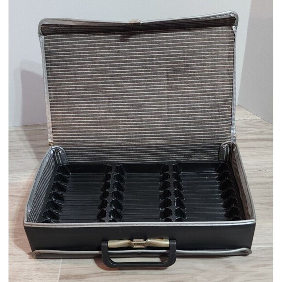 Vintage 1980s Cassette 24 Tape Storage Case with Handle - Picture 4 of 9